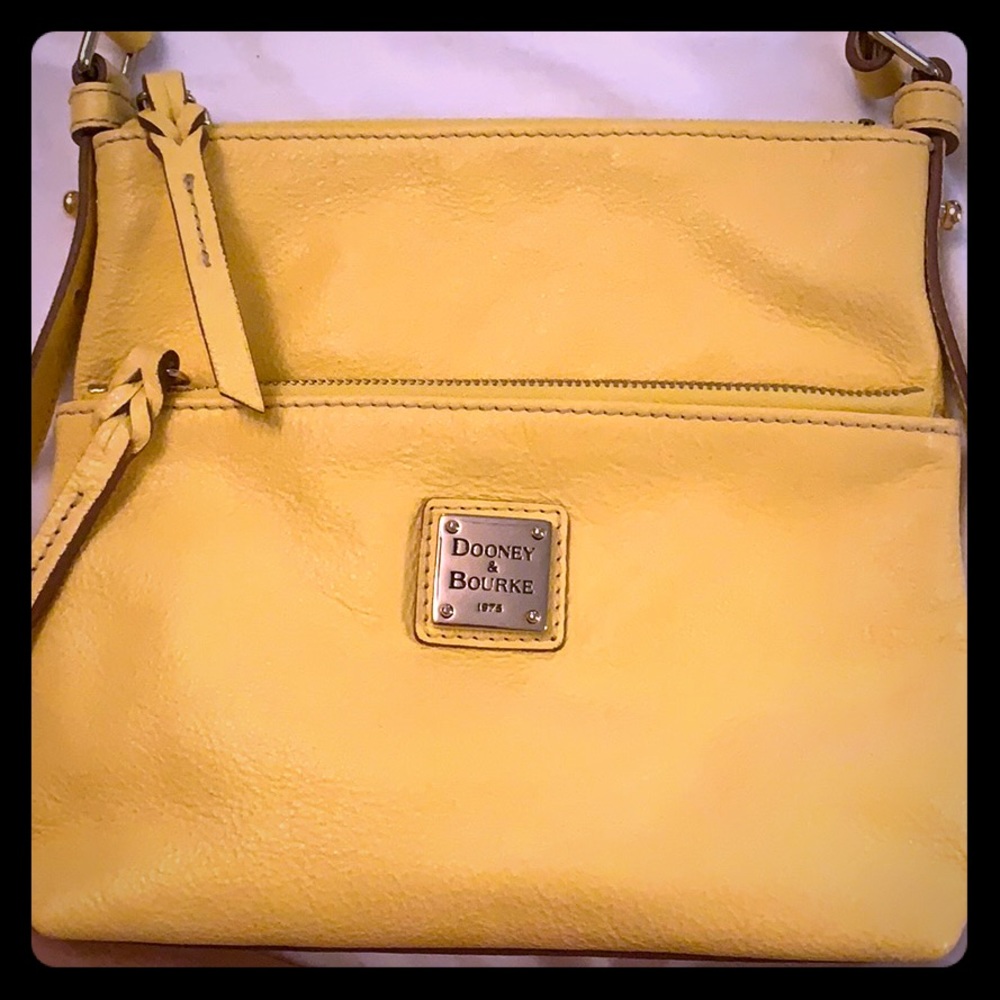 😍😍 Authentic Dooney and Bourke purse 😍😍